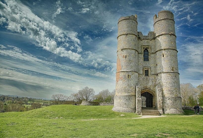 فندق Donnington Grove Country Club