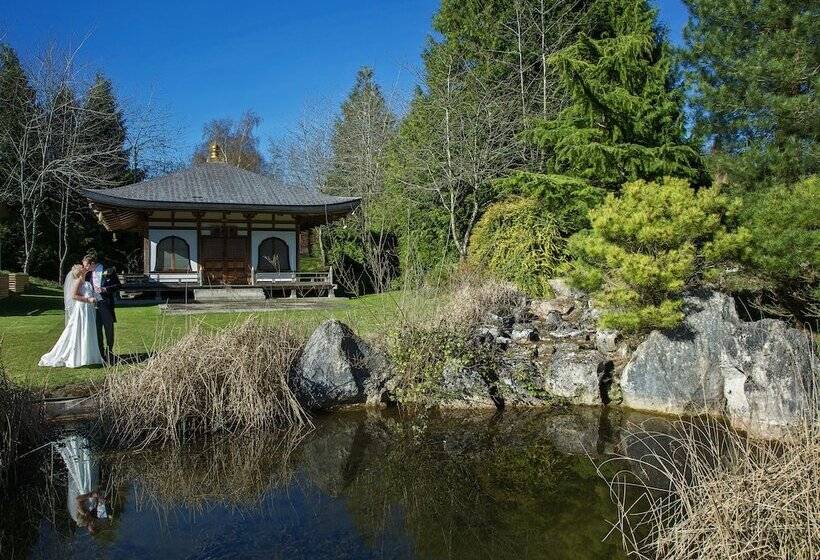 فندق Donnington Grove Country Club