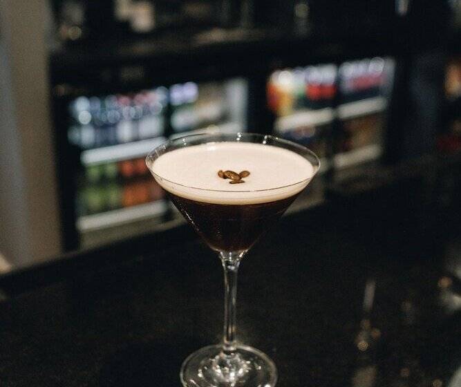 فندق Donnington Grove Country Club