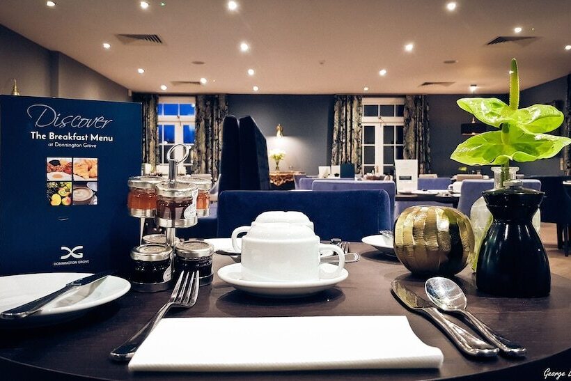 فندق Donnington Grove Country Club