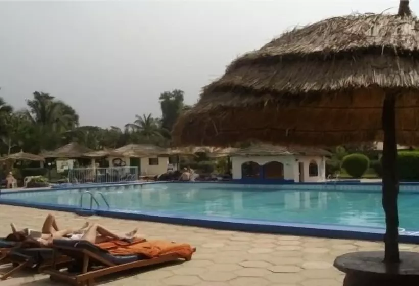 هتل Holiday Beach Club