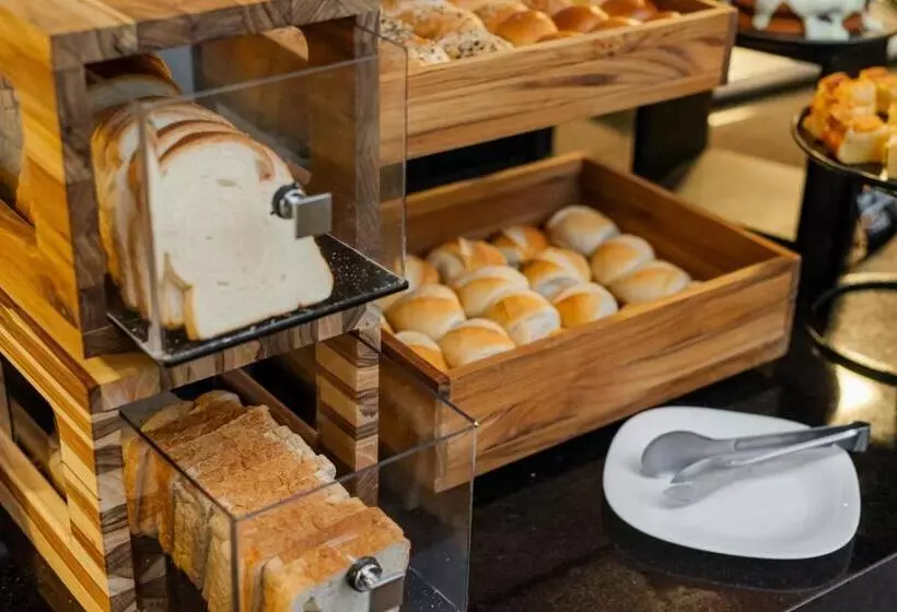 Отель Ibis Styles Goiânia Shopping Estação