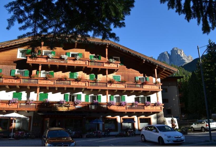 호텔 Rododendro Val Di Fassa