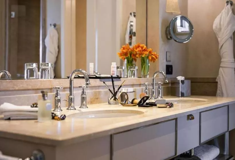 Palazzo Parigi Hotel & Grand Spa Lhw