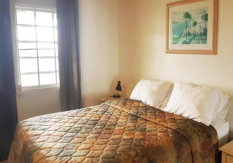 هتل Sunset Gardens Guesthouse