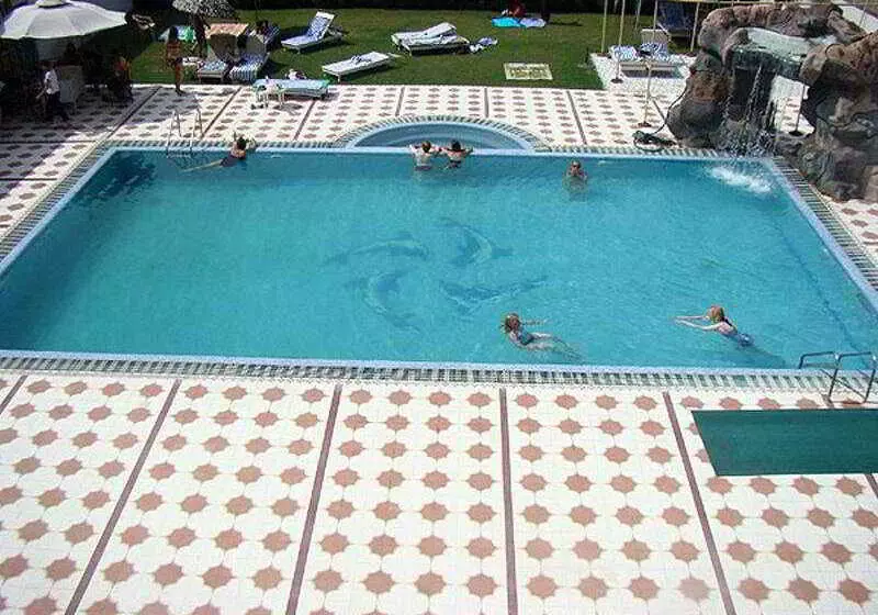 فندق Surya Kaiser Palace