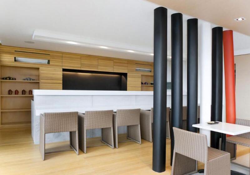 Hotel The Oracle  & Residences