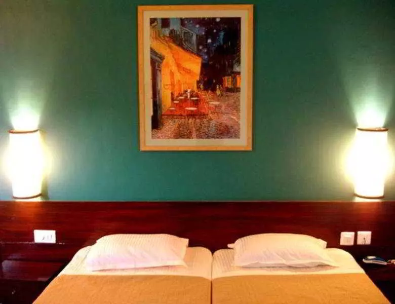 پانسیون Paradise Inn