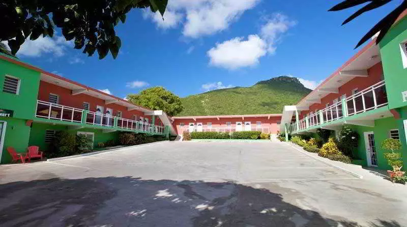 پانسیون Paradise Inn