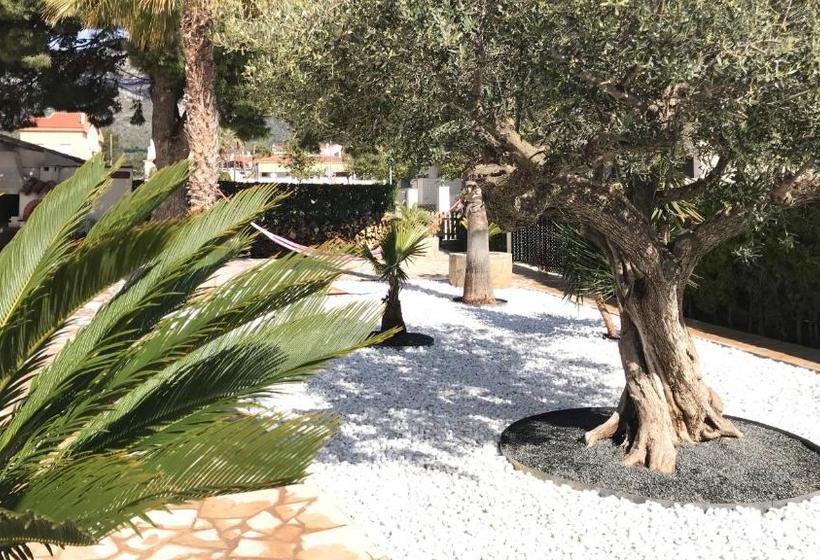 Apartamentos Playa D Y G