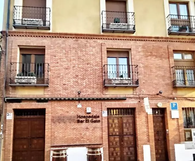 مسافرخانه Hospedaje Bar El Gato Del Acueducto