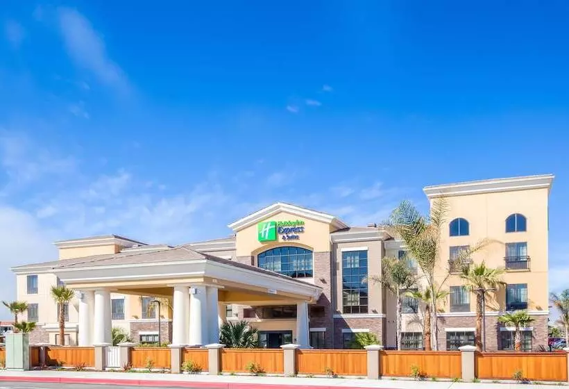 ホテル Holiday Inn Express & Suites Eureka, An Ihg