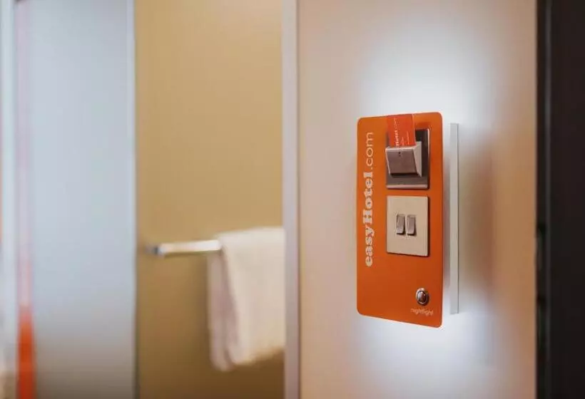 Easyhotel Berlin Hackescher Markt