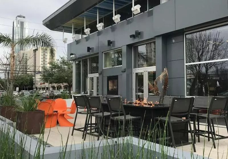 בית מלון כפרי Aloft Houston By The Galleria