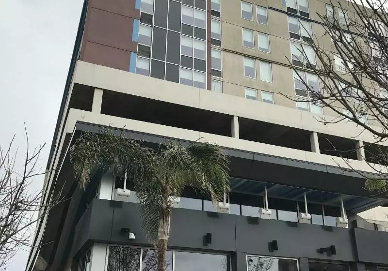 בית מלון כפרי Aloft Houston By The Galleria