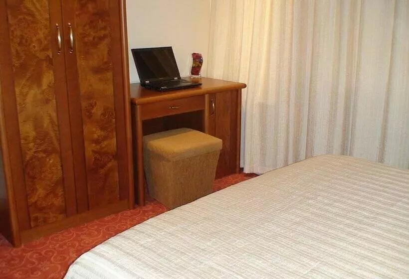 Garni Hotel Bambis