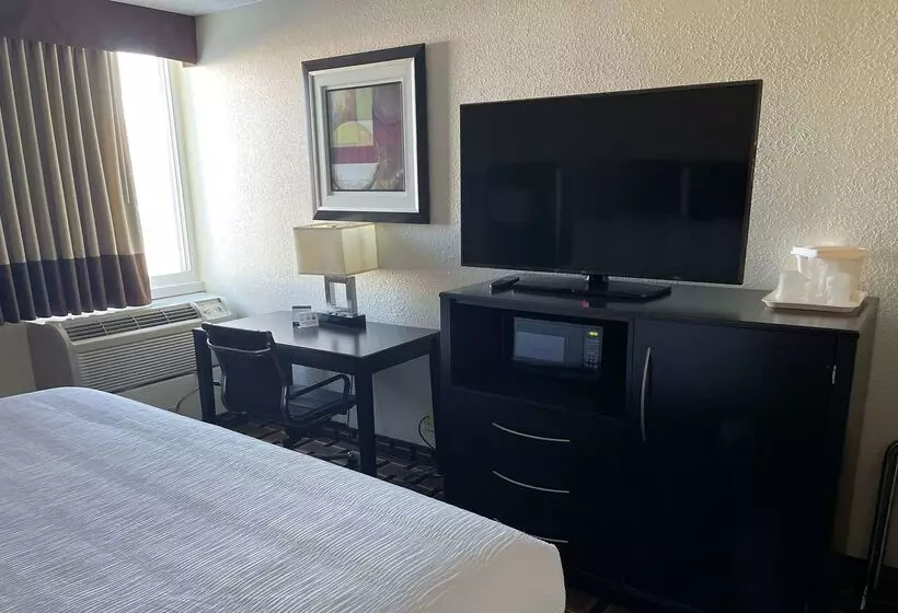 בית מלון כפרי Baymont By Wyndham Scranton Dunmore