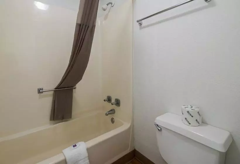 Отель Budget Inn Columbus West