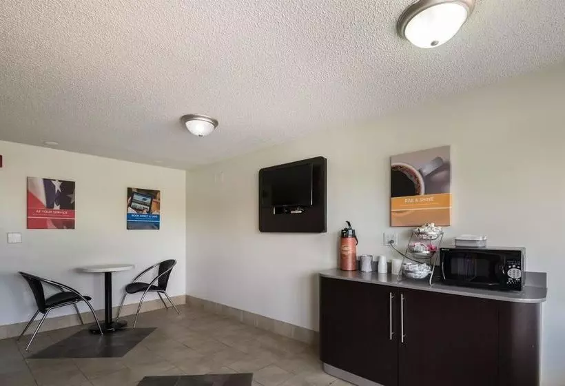 Отель Budget Inn Columbus West