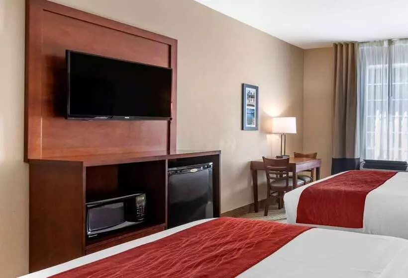 בית מלון כפרי Comfort Inn & Suites