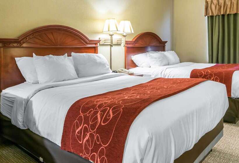 Отель Comfort Suites