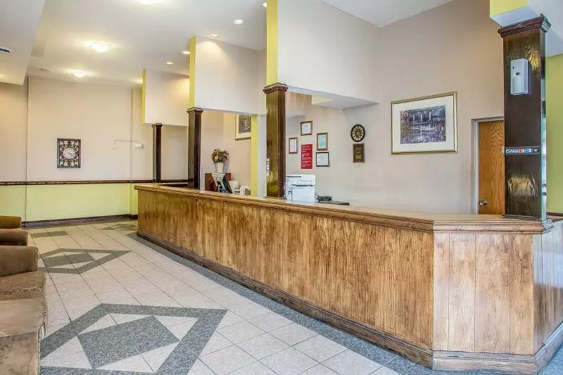 ホテル Econo Lodge Breezewood