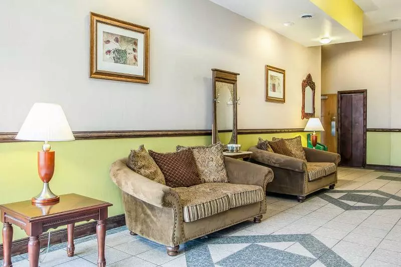 ホテル Econo Lodge Breezewood