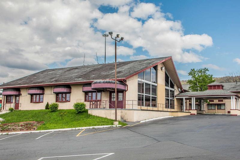 酒店 Econo Lodge Breezewood