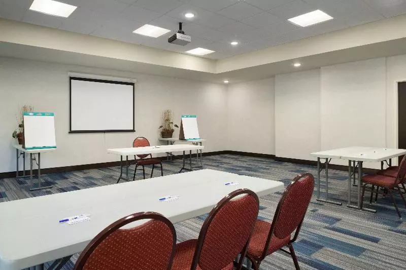 ホテル Holiday Inn Express & Suites Knoxville Clinton, An Ihg