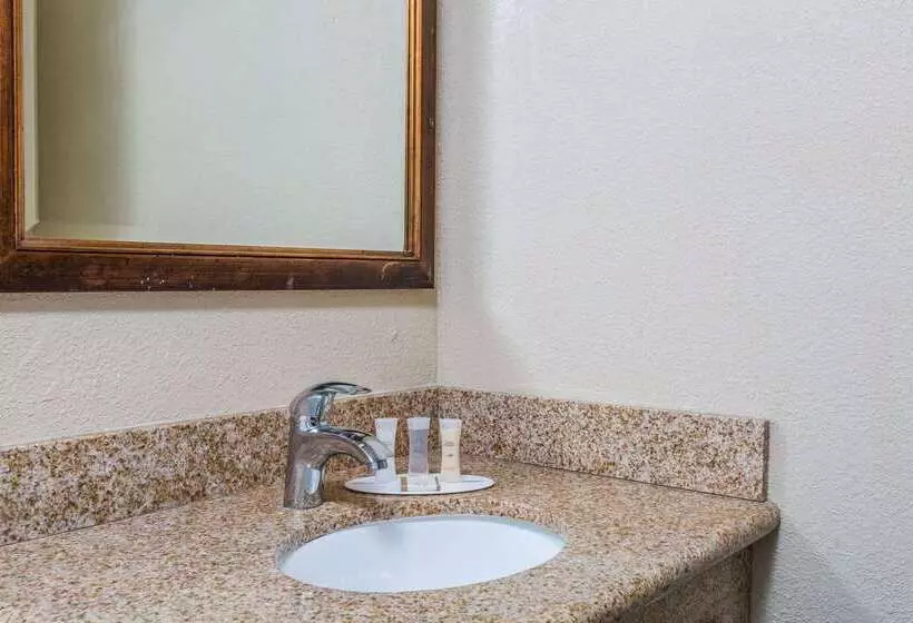 酒店 Howard Johnson By Wyndham Santa Cruz Beach Boardwalk