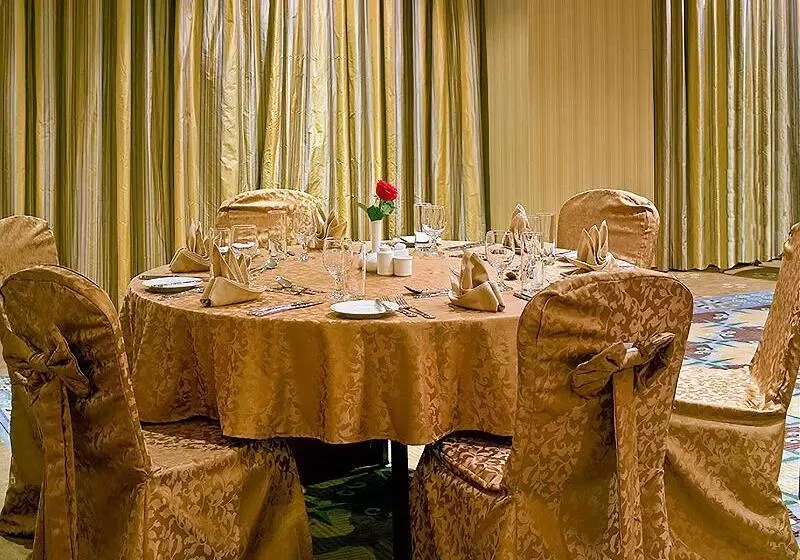 ホテル Mercure Jeddah Al Hamra Salsabil