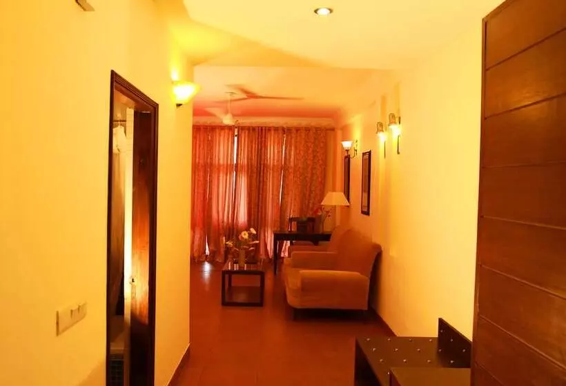 Отель Naturoville Ayurvedic And Yoga Retreat By Opensky