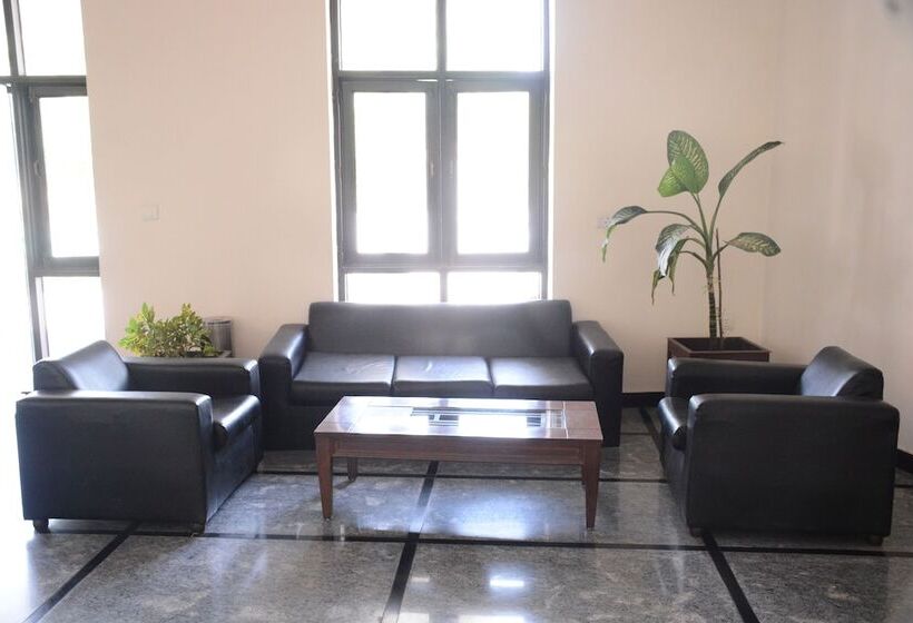 فندق Naturoville Ayurvedic And Yoga Retreat By Opensky