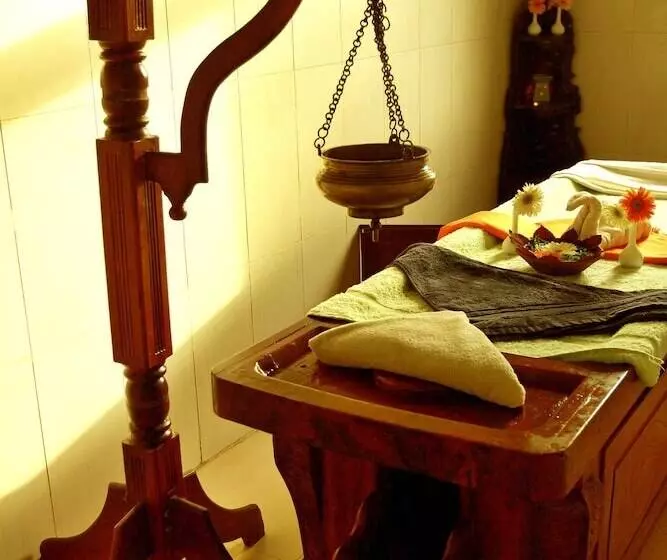 Отель Naturoville Ayurvedic And Yoga Retreat By Opensky