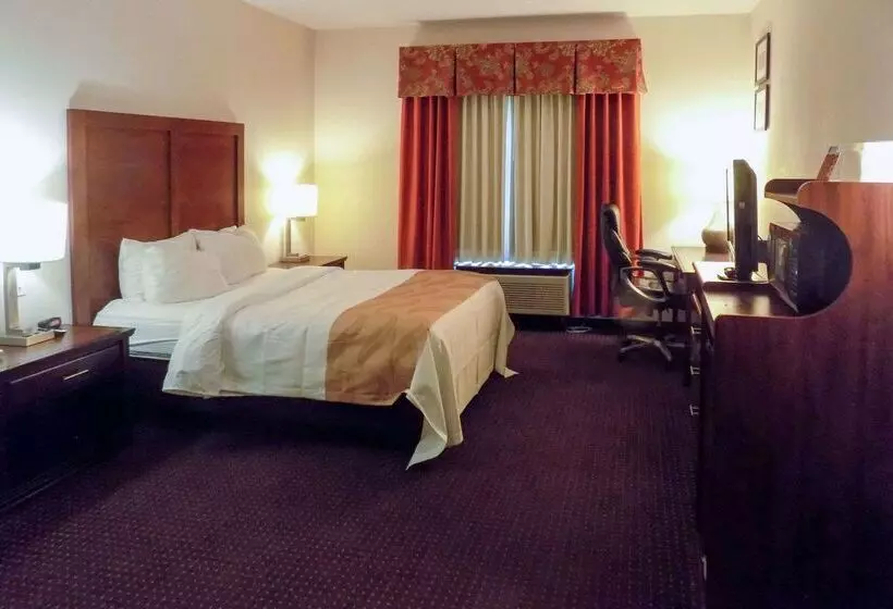 Отель Quality Inn