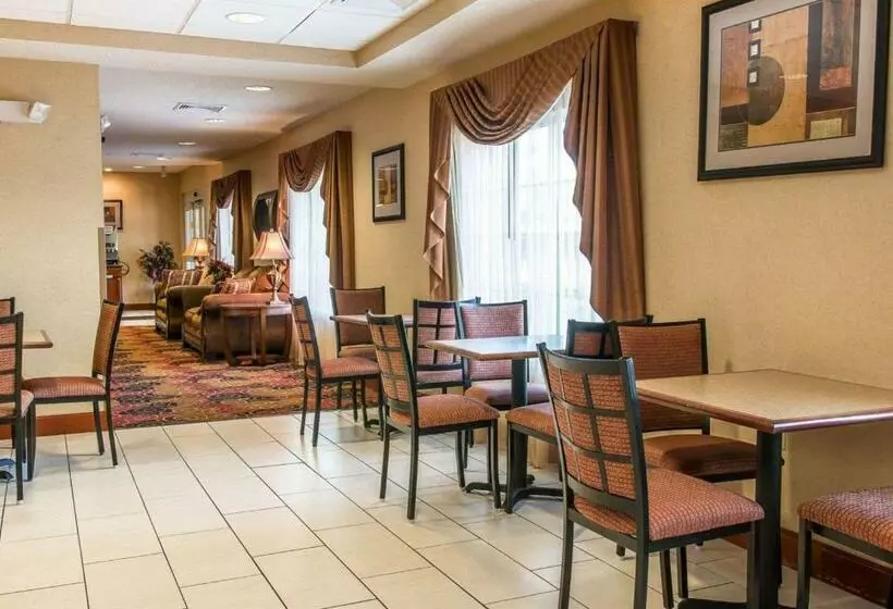 Отель Quality Inn Near Interstate I94