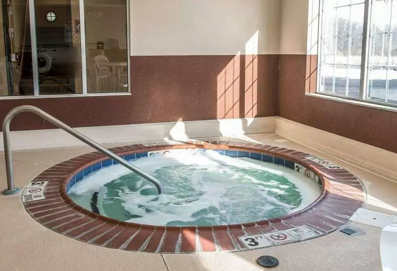 Отель Quality Inn Near Interstate I94