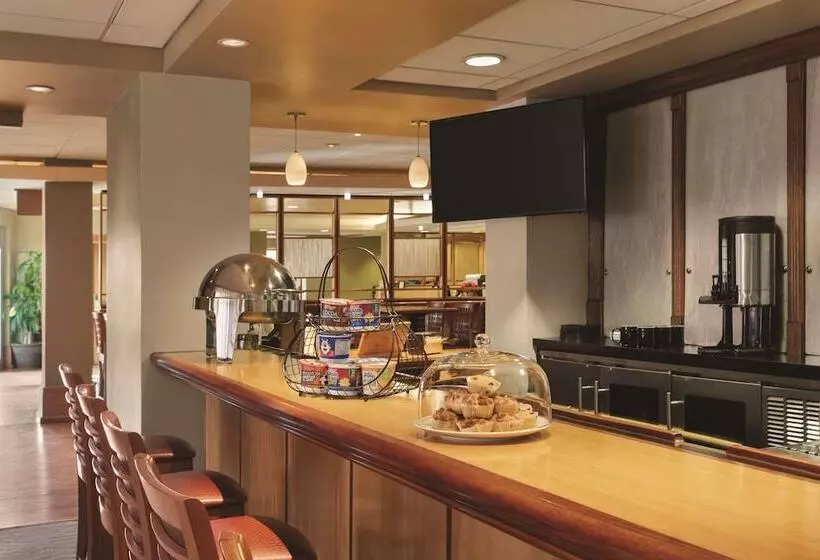 Radisson Hotel Providence Airport