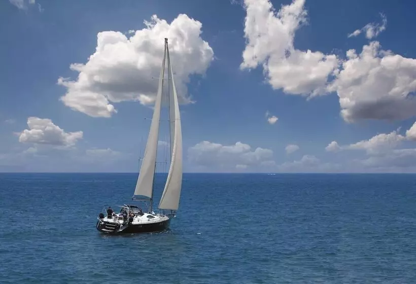 호텔 The Ritzcarlton, Herzliya