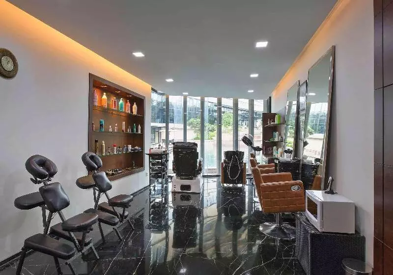 Novotel Kolkata Hotel And Residences