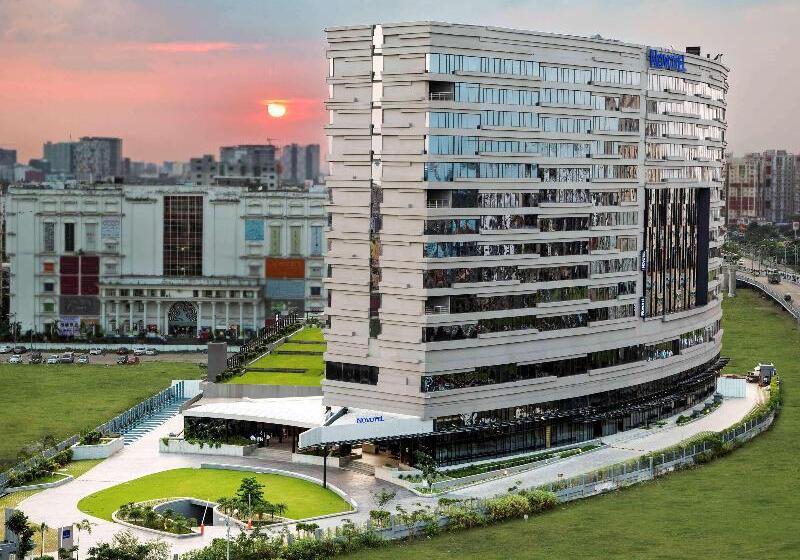 Novotel Kolkata Hotel And Residences