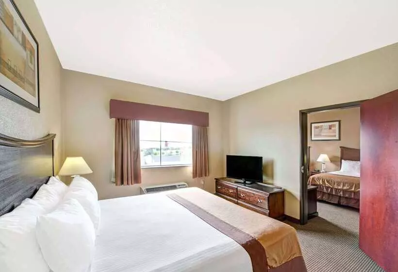 Hotelli Baymont By Wyndham Decatur