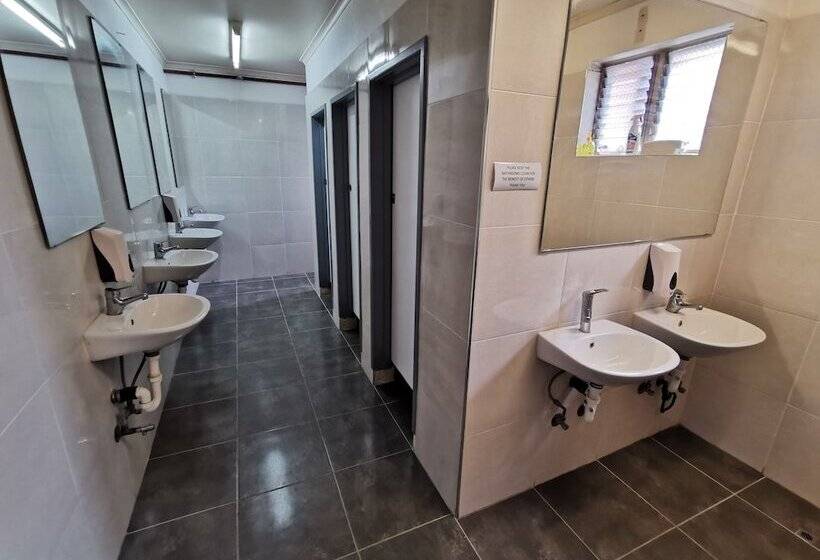 בית מלון כפרי City Centre Budget