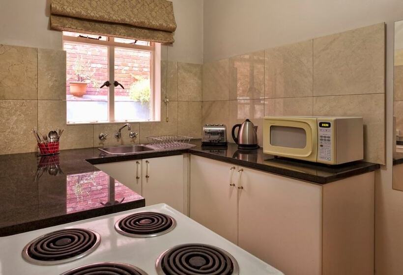 בית מלון כפרי City Centre Budget