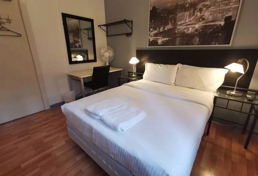 בית מלון כפרי City Centre Budget