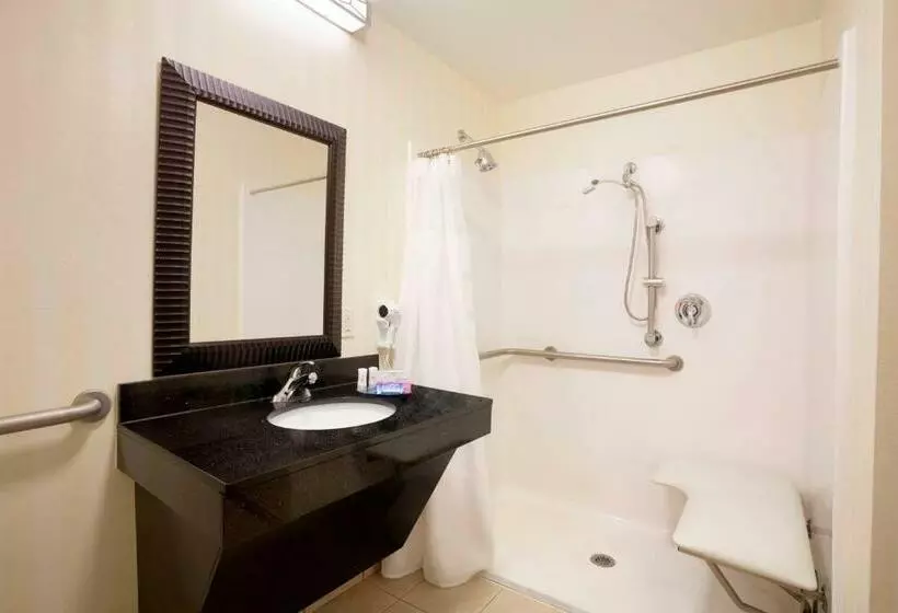 هتل Fairfield Inn & Suites Columbia Northeast