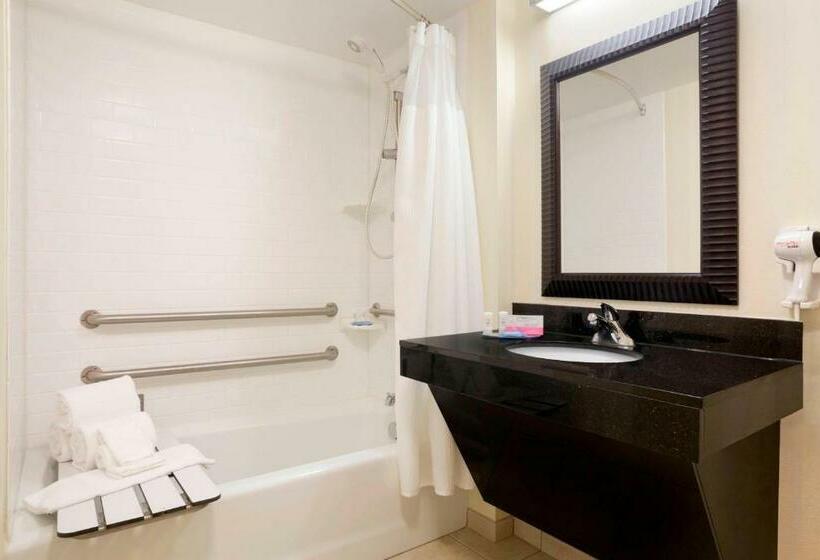 فندق Fairfield Inn & Suites Columbia Northeast