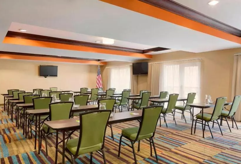 هتل Fairfield Inn & Suites Columbia Northeast