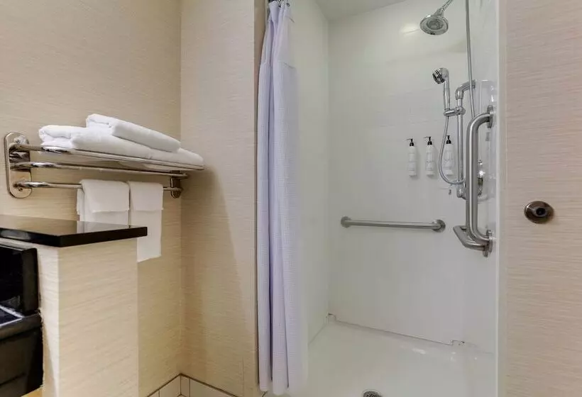 ホテル Fairfield Inn And Suites Hutchinson