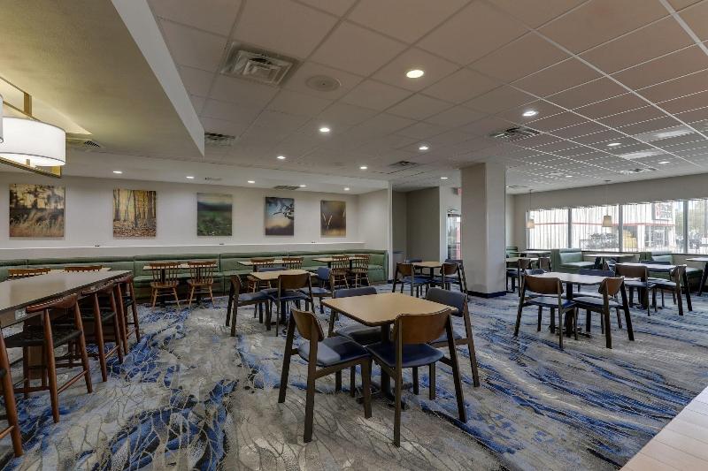 호텔 Fairfield Inn And Suites Hutchinson